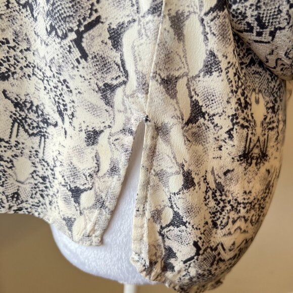 Lux & Chic Cynthia Rowley 100% Silk Button-Front Tunic | Cream Snake Print | S - Picture 6 of 16